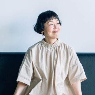 【インタビュー】小林聡美さん
人生初の”歌”に挑戦！
好奇心を錆びさせない秘訣とは？