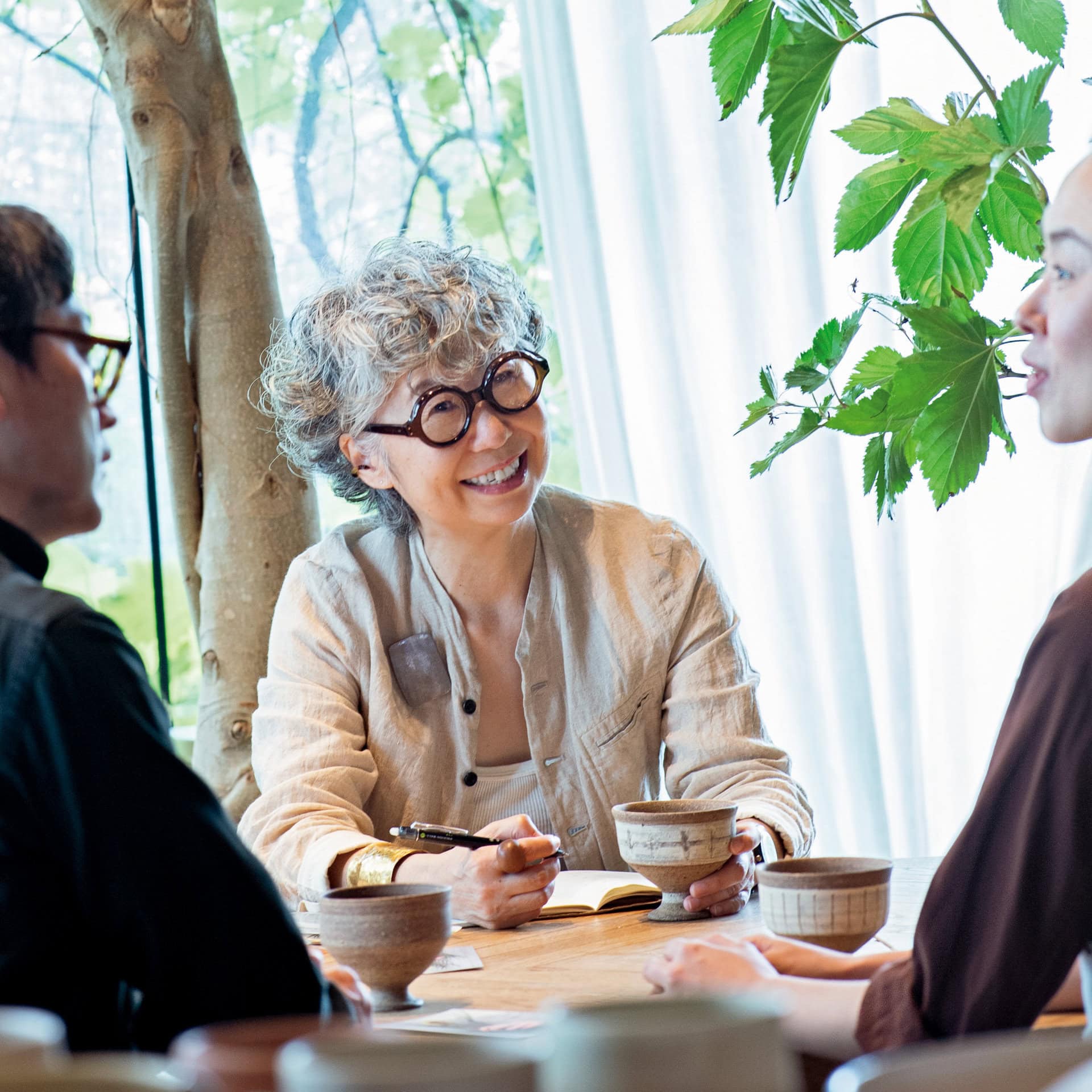 新しい生き方を見つけた女性たち】「ご縁を辿っていったら50代で風のようにふわりと東京へ」山村ヒロミさん | 【公式】大人のおしゃれ手帖web