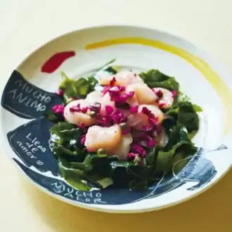 【清水ミチコさん直伝レシピ】
夏にぴったりのひと皿！「ホタテのしば漬けマリネ」