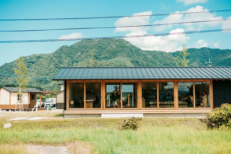 イマジンコーヒー スナゴダ 島根県出雲市浜町535-1 TEL：0853-27-9005 10:00～18:00　（土日祝は8:00～、L.O.17:30） 無休 インスタグラム @imagine.coffeesunagoda