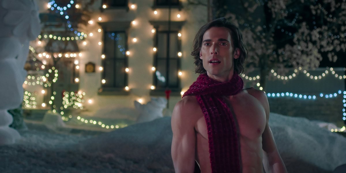 マッチョな雪像が人間に！ Netflix映画『スノーマンに恋して』独占配信中