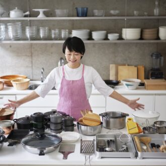 料理研究家・藤井 恵さん【著者インタビュー】
フライパンからトング、菜箸まで　道具愛にあふれたキッチン　　