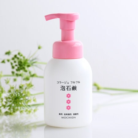 【コラージュフルフル 泡石鹸】
デリケートゾーンを考えたこだわり処方
製薬会社グループのロングセラー※泡石鹸