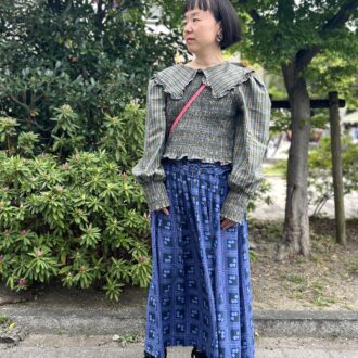 【関西スナップ】チェックや花柄で楽しむ大人世代の古着コーディネート