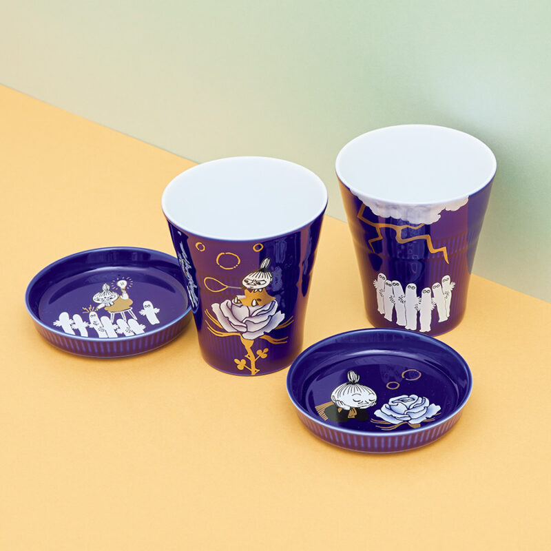 プレート（約・直径10×高さ2cm）各¥3,850、カップ（約・直径9×高さ10cm ＊330mL) 各¥6,600／すべて山加商店