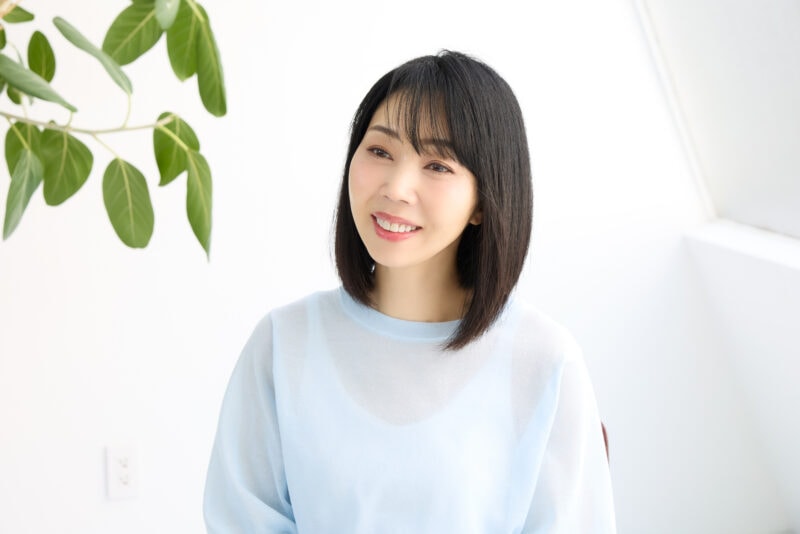 50代の肌に適したスキンケアを提案する水井真理子さん