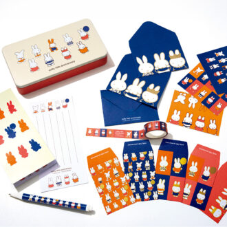 【本日発売】miffy［ミッフィー］
超豪華７アイテム！ 計15点セット
ミッフィー誕生70周年文具セット
大人のおしゃれ手帖6月号【通常号付録】