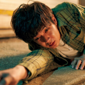 Netflixシリーズ『殺人者のパラドックス』独占配信中 『殺人者のパラドックス』 大学生が偶発的に犯した殺人から始まるサスペンスドラマ。正義とは何か、善悪の境界線はどこにあるのか、倫理観を問う作品