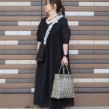 【スナップ】「メルカドバッグ」片手に表参道を散策！ 初夏のブラックコーデを軽やかに魅せるには？