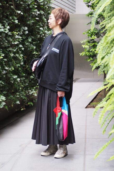 【スナップ】「コムデ ギャルソン」を絶妙バランスで着こなす！ モード×スポーティの融合にキュン