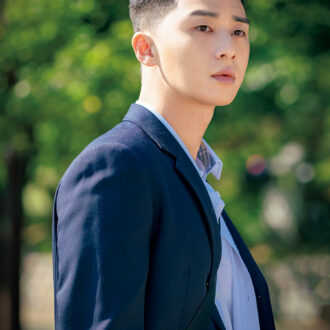 Netflixシリーズ『梨泰院クラス』独占配信中 박서준（パク・ソジュン） 日本での番組『アナザースカイ』や『さんまのまんま』にも出演し、さわやかで飾らない人柄を披露。アパレル業にも進出している。