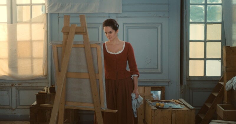 画家のマリアンヌ役を演じたノエミ・メルラン。『燃ゆる女の肖像』© 2019 Lilies Films / Hold-Up Films & Productions / Arte France Cinéma