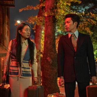 ある男性の幼少期から高齢期までを描く。Netflix映画『タイガーテール －ある家族の記憶－』独占配信中