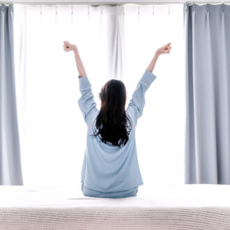 パジャマで睡眠が変わる！ 理想の素材とは？