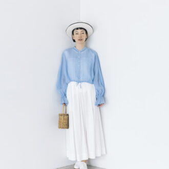 フリル×メンズライクなハットの甘辛バランスが絶妙！