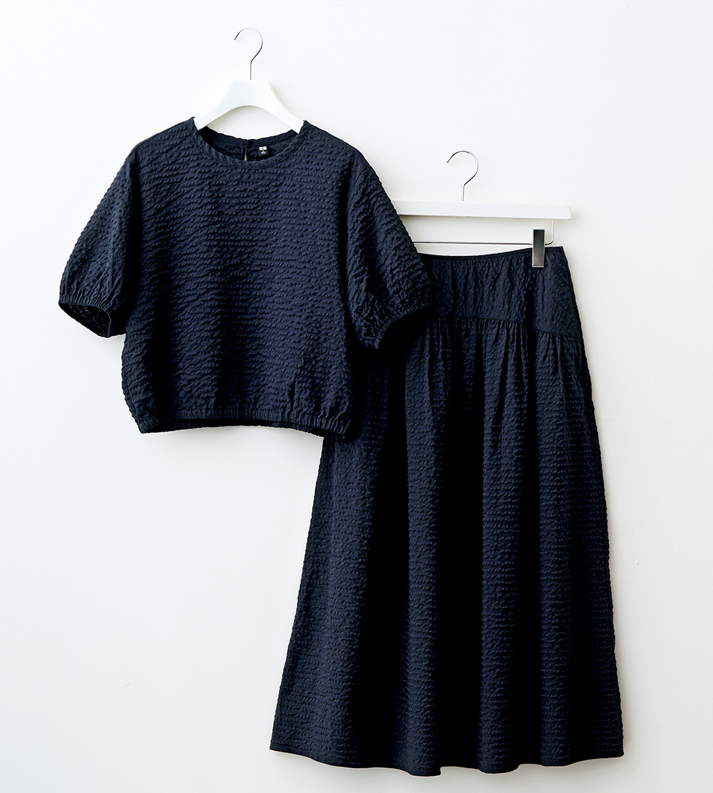 UNIQLO シアサッカーブラウス/半袖 シアサッカーボリュームスカート ¥2,990 〔ブラウス〕 ¥3,990 〔スカート〕