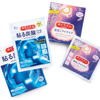 〈右から〉めぐりズム蒸気でホットアイマスク ラベンダーの香り（5枚入）￥575、めぐりズム 貼る炭酸ジェルパック HEAD&NECK（6枚入）￥693（ともに編集部調べ）／花王