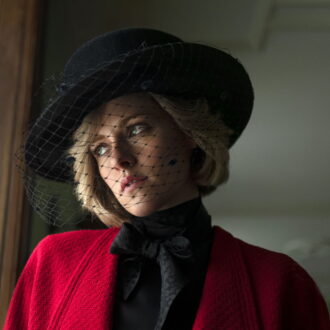 クリステン・スチュワートがダイアナ元妃になりきった『スペンサー ダイアナの決意』。©Pablo Larrain