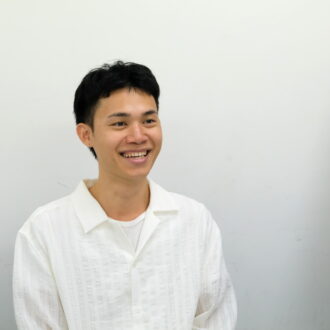 『おばあちゃんと僕の約束』のパット・ブーンニティパット監督が来日、インタビューを行った。