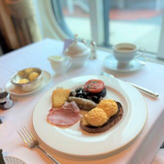【大人の船旅】豪華な英国式の食事やアフタヌーン・ティーに舌鼓！「クイーン・エリザベス」の気になるグルメをレポート！