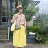 【スナップ】大阪のカフェで出会った、巧みな色使いのナチュラルスタイル