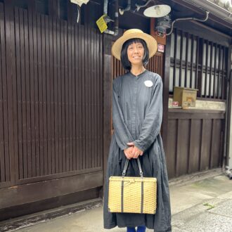 【スナップ】京都・宇治のおしゃれ上級者は、服も小物も「つくり手の顔が見える日本のもの」を選ぶ