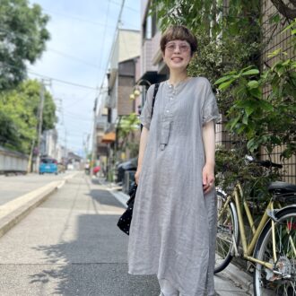 【スナップ】湿度の高い京都の夏の救世主！  軽いラミー素材のシャツワンピースで涼やかに