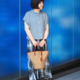 【スナップ】梅雨は天然素材で乗り切る！ 「ビショップ」愛にあふれるおしゃれさんを表参道でキャッチ