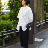 【スナップ】清潔感と遊びを兼ね備えた「エンフォルド」の変形シャツが主役！