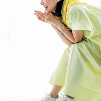 50代は【厚底スニーカー】一択！　
脚長効果も狙える歩きやすいシューズ8選