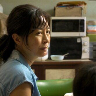 母を演じたのはサリンラット・トーマス。『おばあちゃんと僕の約束』©2024 GDH 559 CO., LTD. ALL RIGHTS RESERVED