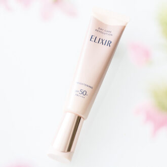 エリクシール デーケアレボリューション ブライトニング ＋ba ［医薬部外品］SPF50+･PA++++ 35mL ￥3,740（編集部調べ）／エリクシール