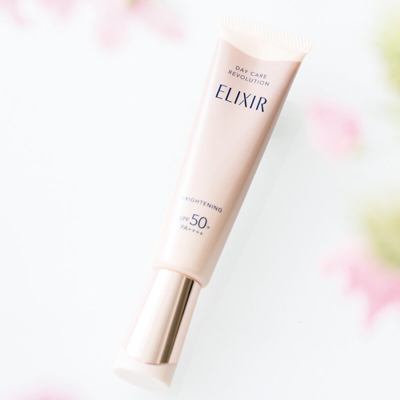 エリクシール デーケアレボリューション ブライトニング ＋ba ［医薬部外品］SPF50+･PA++++ 35mL ￥3,740（編集部調べ）／エリクシール