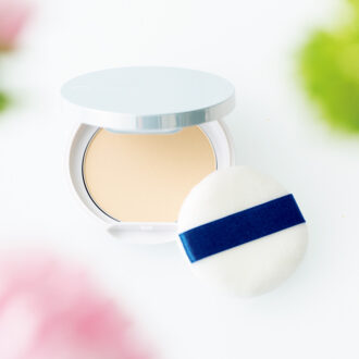 トランシーノ® 薬用UVパウダーEX ［医薬部外品］ SPF50+･PA++++ 11g ￥3,300（編集部調べ）／第一三共ヘルスケア