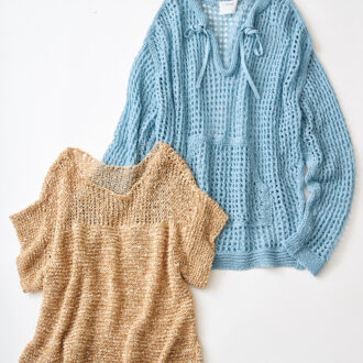 （右）ニット¥29,700／エンリカ（アッシュプラスエリオトロープ）　（ 左）ニット¥28,600／エンリカ