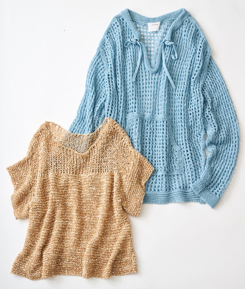 （右）ニット¥29,700／エンリカ（アッシュプラスエリオトロープ）　（ 左）ニット¥28,600／エンリカ