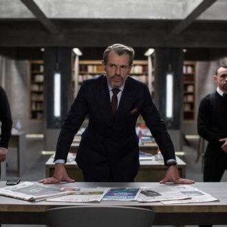 実話をもとに創作した上質ミステリー 『9人の翻訳家　囚われたベストセラー』 ©（2019）TRÉSOR FILMS – FRANCE 2 CINÉMA - MARS FILMS- WILD BUNCH – LES PRODUCTIONS DU TRÉSOR - ARTÉMIS PRODUCTIONS