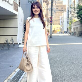 【大阪スナップ】真夏のオールホワイトコーデ。大人世代こそ潔く、美しく。