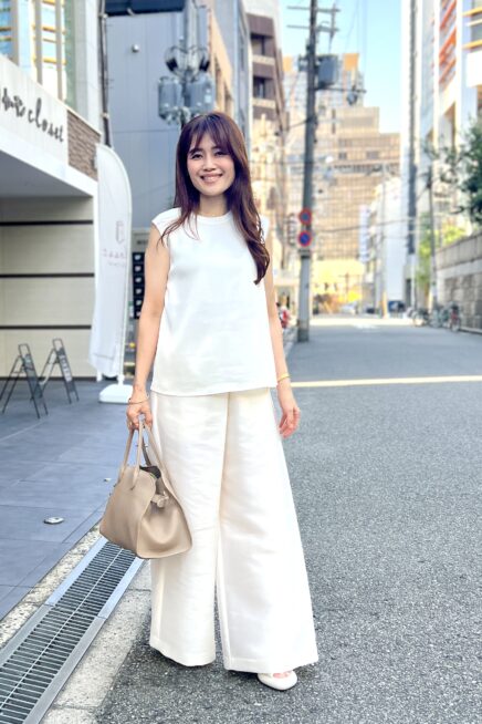 【大阪スナップ】真夏のオールホワイトコーデ。大人世代こそ潔く、美しく。