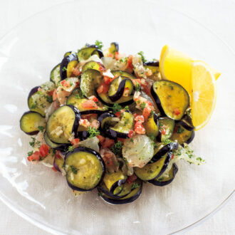 さっぱり美味しい！
夏にぴったり「生なすと白身魚のサラダ」