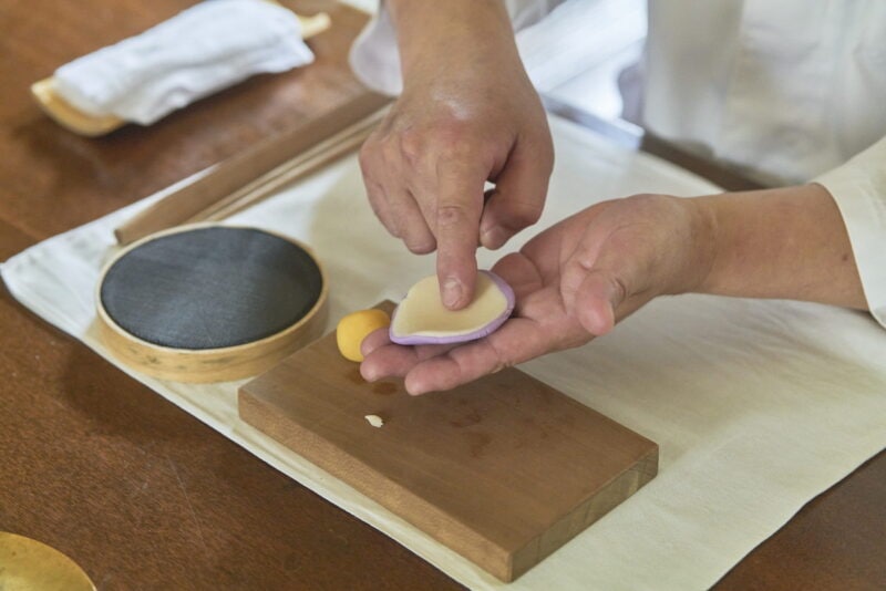 生菓子の作り方①二色の餡で、やわらかなベースをつくる