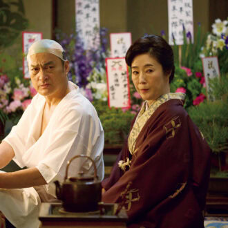 〔 映画 〕『国宝』 原作：「国宝」吉田修一著（朝日文庫／朝日新聞出版刊） 監督：李相日 出演：吉沢亮　横浜流星　高畑充希　寺島しのぶ　渡辺謙 全国東宝系にて公開中 © 吉田修一／朝日新聞出版　 ©2025映画「国宝」製作委員会