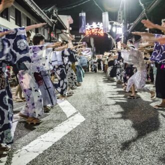 【大人の夏旅】日本一長い盆踊り「郡上おどり」を体験！ 風情あふれる名水の町・岐阜県郡上八幡へ