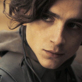 救世主となるポールを演じるのはティモシー・シャラメ。『DUNE／デューン 砂の惑星』© 2021 Legendary and Warner Bros. Ent. All Rights Reserved