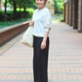 【スナップ】夏のモノトーンコーデを涼しく見せるコツは素材選びにあり！