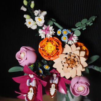 【大人の趣味活】時間が溶けるほどハマる「レゴ」の花束シリーズに挑戦してみた