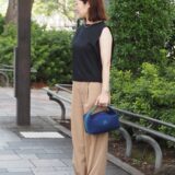 【スナップ】黒×ベージュのシンプルコーデのワンポイントに「ブリッド・ア・ブラック」をオン