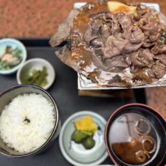 飛騨牛の朴葉味噌