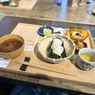 大阪　天満　ごま　老舗　和田萬 シェアレストラン IRUAERU ばんざい食堂