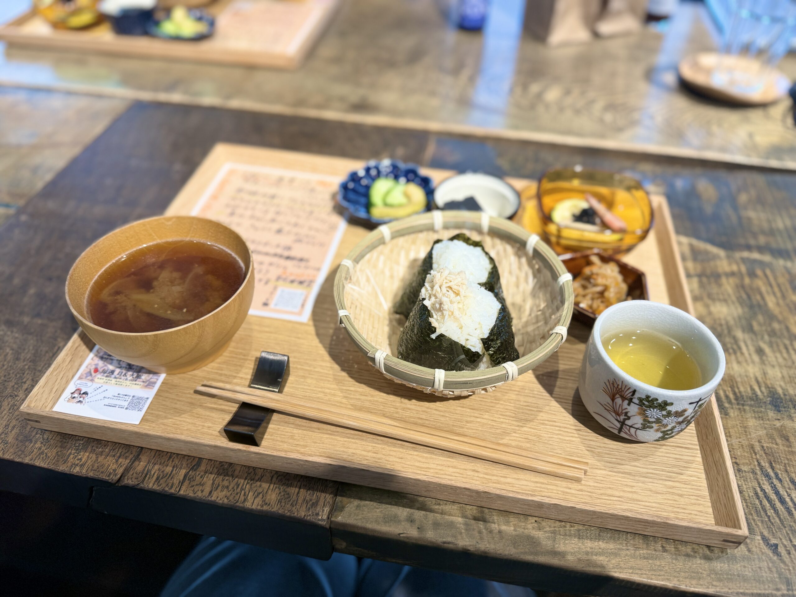 大阪　天満　ごま　老舗　和田萬 シェアレストラン IRUAERU ばんざい食堂